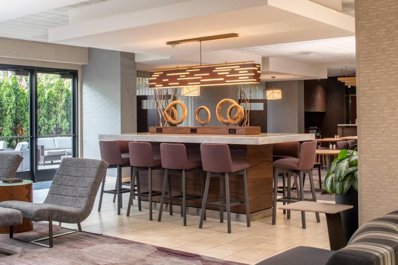 Courtyard By Marriott Portland Airport Hotell Exteriör bild