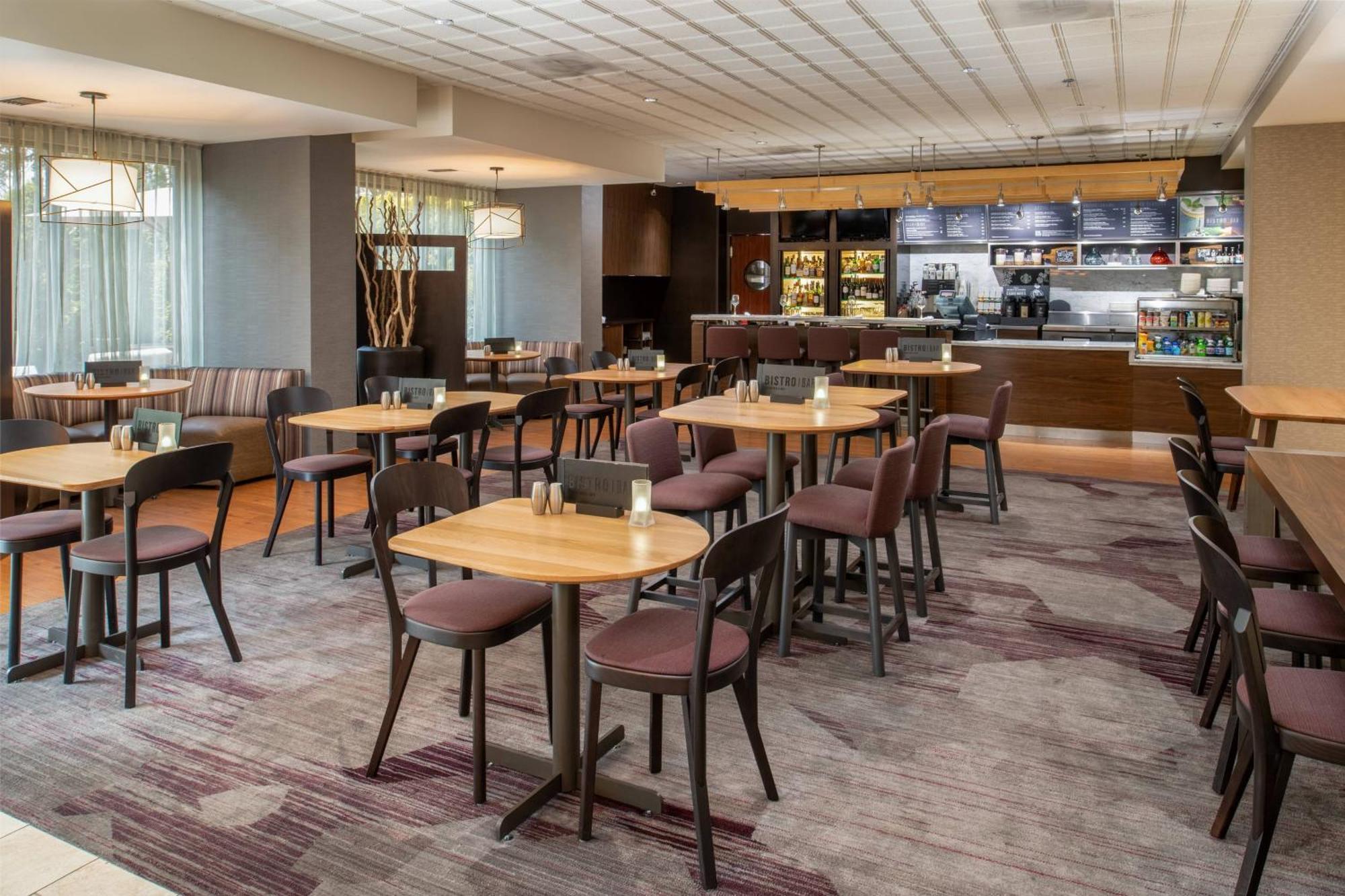 Courtyard By Marriott Portland Airport Hotell Exteriör bild