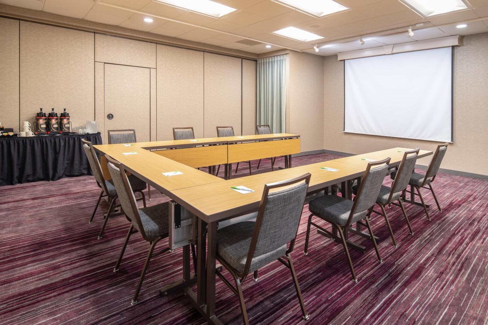 Courtyard By Marriott Portland Airport Hotell Exteriör bild
