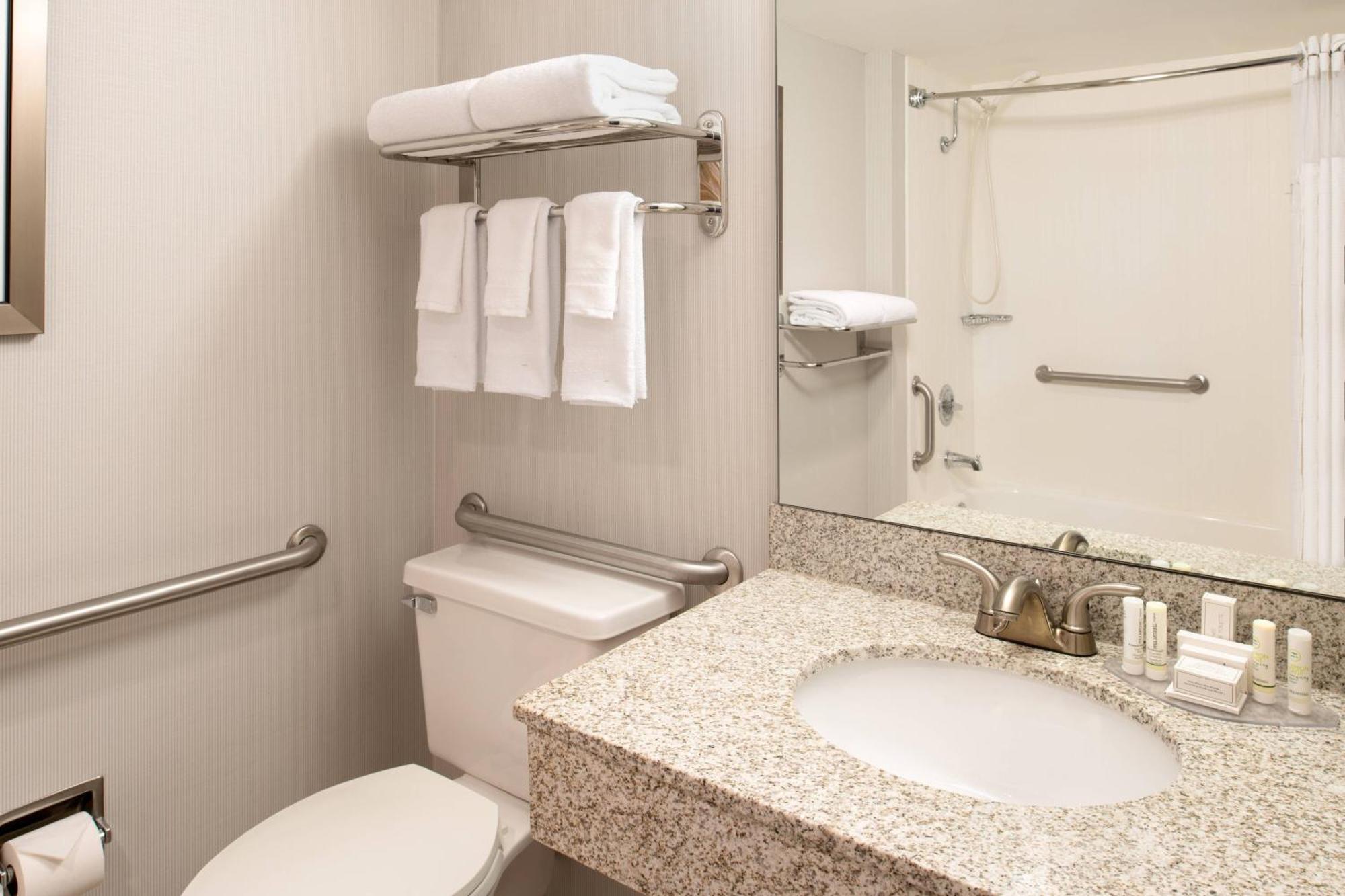 Courtyard By Marriott Portland Airport Hotell Exteriör bild